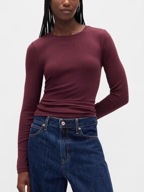 Gap Modern Crewneck T-Shirt Tuscan Red